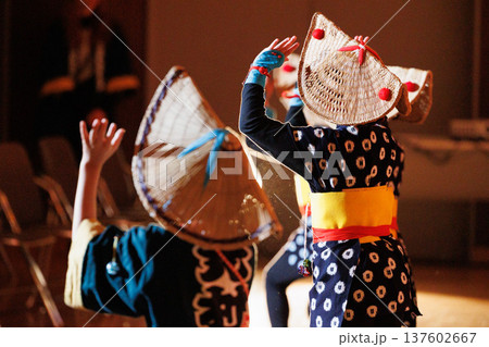 盛岡さんさ踊りを踊るイメージ 137602667