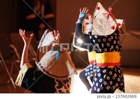 盛岡さんさ踊りを踊るイメージ 137602669