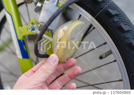 子供用自転車のダイナモライト 子供用自転車のダイナモライト 137604860