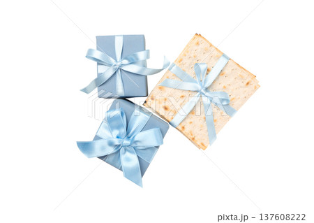 Passover includes matzah and gifts with blue ribbons, isolated, PNG 137608222