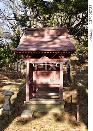 早春の北海道上ノ国町で石崎八幡神社境内の風景を撮影 137608722