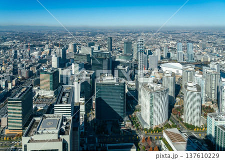 【神奈川県】横浜みなとみらいの高層ビル群（令和7年12月） 137610229