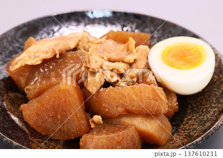豚バラと大根の煮物 豚肉 ダイコン 料理 豚バラと大根の煮物 豚肉 ダイコン 料理 137610231