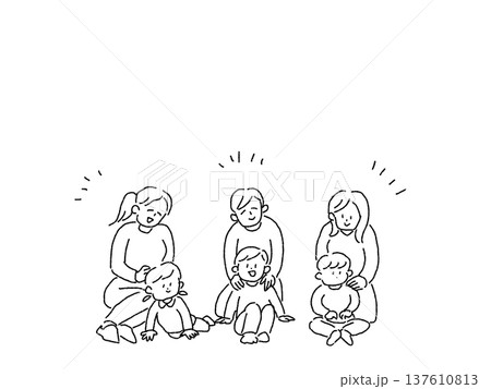 座った小さい子供と女性、線画 137610813