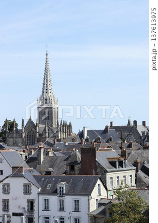 フランスの街の景色 137613975