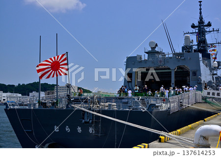 【神奈川】横須賀 海上自衛隊公開日のイージス艦 【神奈川】横須賀 海上自衛隊公開日のイージス艦 137614253