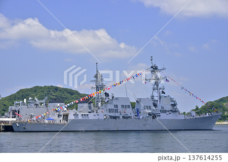 【神奈川】横須賀　海上自衛隊公開日のイージス艦 137614255
