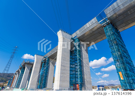 大阪府　新名神高速　淀川右岸の高槻高架橋工事 2026年2月 137614396