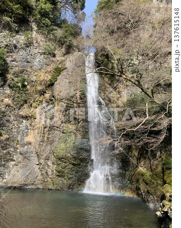 虹のかかる滝 137615148
