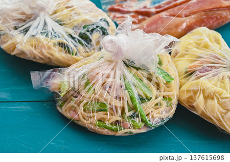 冷凍保存するクリームパスタ 137615698