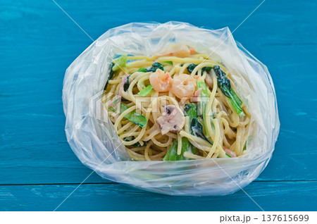 冷凍保存するクリームパスタ 137615699