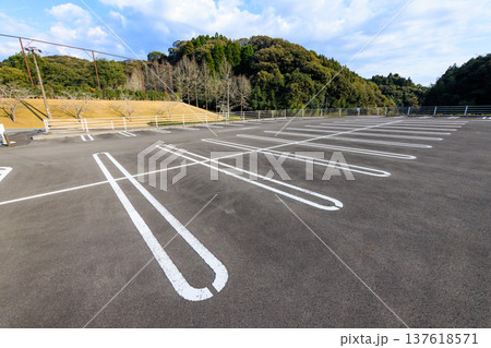 駐車場 駐車場 137618571