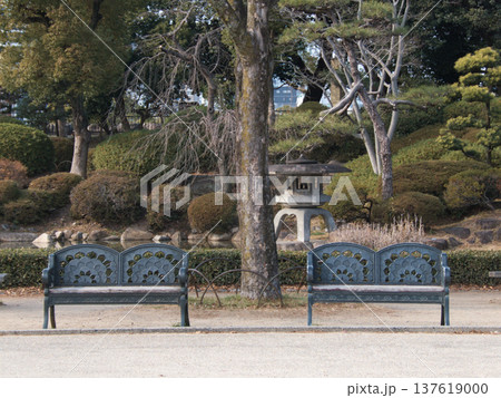 静かな公園の風景・休息のイメージ 137619000