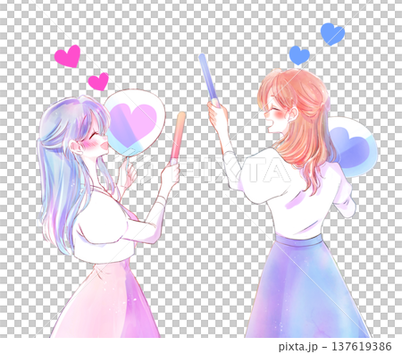 兩名女子手持扇子和螢光棒，為她們喜愛的偶像加油。 137619386