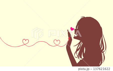 運命の赤い糸を結んでいる女性　笑顔　シルエット 137621622