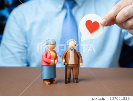 Positive reviews from seniors and pensioners. Feedback and satisfaction with services or products. Trust and recommendations from older customers influence reputation and consumer confidence. 137631828