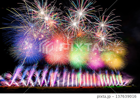 山梨 神明の花火 137639016