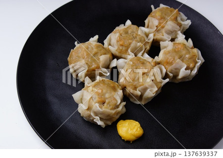 大粒の肉焼売 137639337