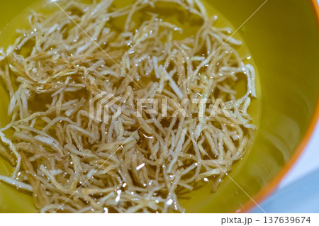 切り干し大根を戻す 137639674