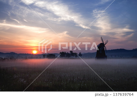 Sunrise at Sorae Wetland Ecological Park in Incheon. 137639764