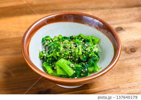 菜の花のからし和え、日本の春の和食副菜 菜の花のからし和え、日本の春の和食副菜 137640179