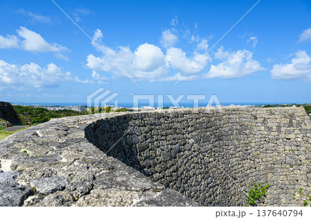 中城城跡の城壁 琉球王国の古城 中城城跡の城壁 琉球王国の古城 137640794