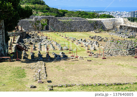 中城城跡　琉球王国の古城 137640805