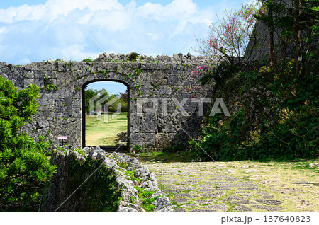 中城城跡　琉球王国の古城 137640823