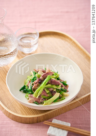 ホタルイカとあさつきのぬた 酢味噌和えの春のおつまみ ホタルイカとあさつきのぬた 酢味噌和えの春のおつまみ 137641209