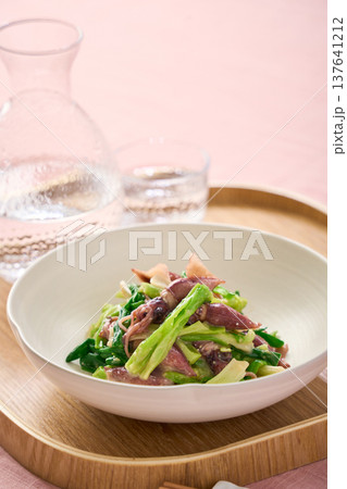 ホタルイカとあさつきのぬた 酢味噌和えの春のおつまみ ホタルイカとあさつきのぬた 酢味噌和えの春のおつまみ 137641212
