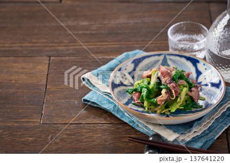 ホタルイカとあさつきのぬた 酢味噌和えの春のおつまみ ホタルイカとあさつきのぬた 酢味噌和えの春のおつまみ 137641220