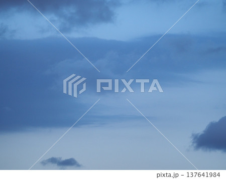 黒い雲　黒い太陽　黒い空 137641984