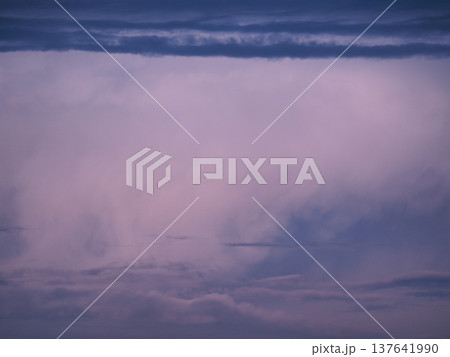 黒い雲　黒い太陽　黒い空 137641990