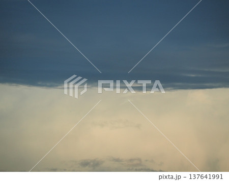 黒い雲　黒い太陽　黒い空 137641991