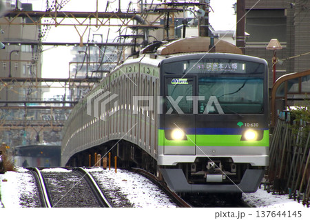 ［S］冬の都営新宿線10-400形電車（区間急行-10両編成） 137644145