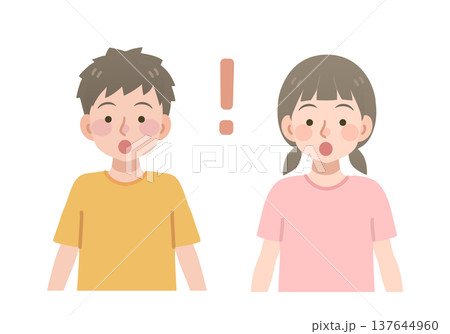 驚く男の子と女の子のイラスト 137644960