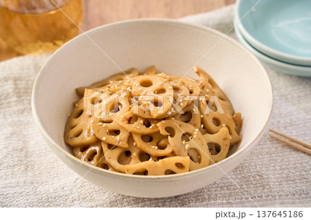 蓮根のきんぴら 和食の副菜・常備菜 蓮根のきんぴら 和食の副菜・常備菜 137645186
