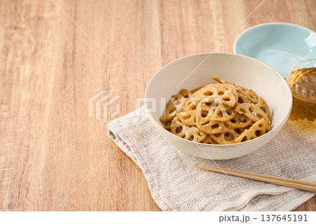 蓮根のきんぴら 和食の副菜・常備菜 137645191