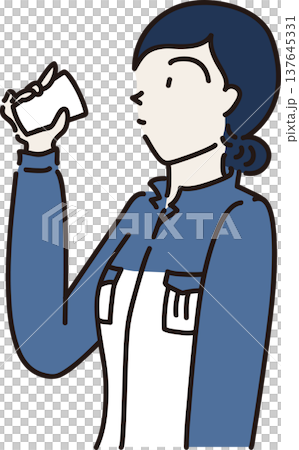 一幅插圖,描繪了一位身穿工作服的女士正在用紙杯喝水;她穿著藍色制服。 一幅插圖,描繪了一位身穿工作服的女士正在用紙杯喝水;她穿著藍色制服。 137645331