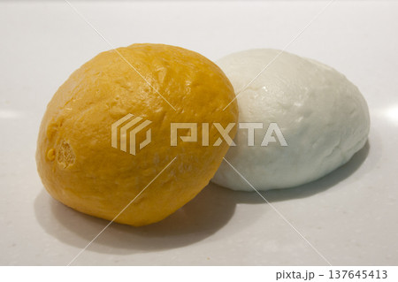 There are two flavors of steamed buns. There are two flavors of steamed buns. 137645413