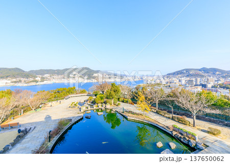 初春のグラバー園　旧三菱第2ドックハウスから見た景色　長崎県長崎市 137650062