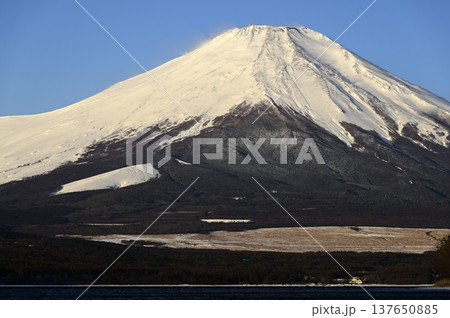 3月、山中湖岸の風景 (撮影地：山中湖岸) 137650885