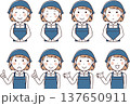 青エプロンを着た女性のイラストセット(三角巾あり) 137650911