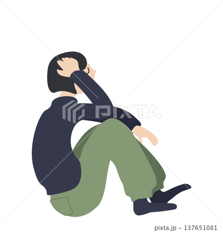 膝を抱えて座り込む女性 膝を抱えて座り込む女性 137651081