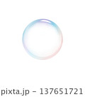 白い背景のシャボン玉 137651721