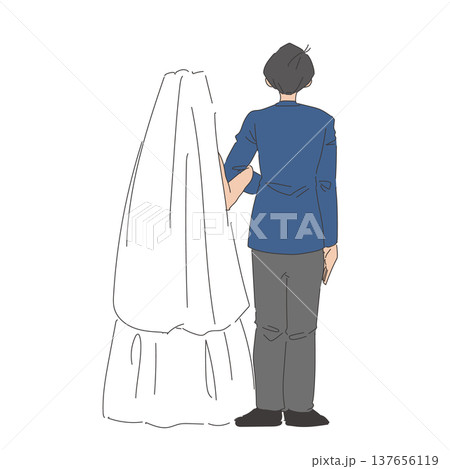 横に立って並ぶ新郎新婦の後ろ姿 横に立って並ぶ新郎新婦の後ろ姿 137656119