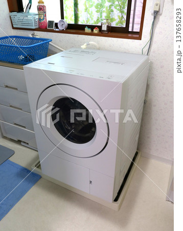 ドラム式洗濯乾燥機 全自動洗濯機 ドラム式洗濯乾燥機 全自動洗濯機 137658293