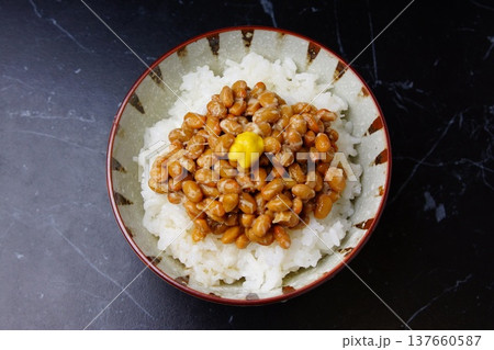 納豆ごはん　朝食 137660587