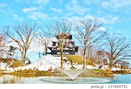 高田城冬景色 137660791