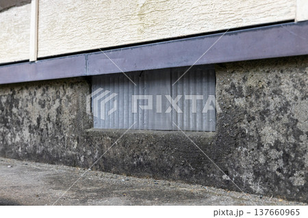 床下通気口のメッシュカバー 137660965